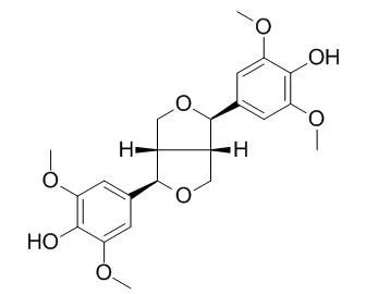 (-)-Syringaresinol의 분자구조식